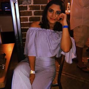 Meet your Posher, Claudia